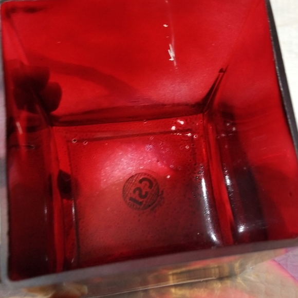 Red Flower Pot/Vase - Picture 3 of 3